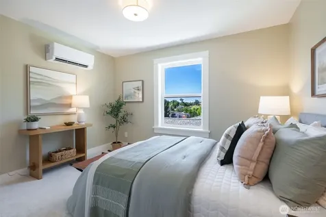 1822 31st Avenue Seattle WA 98122
