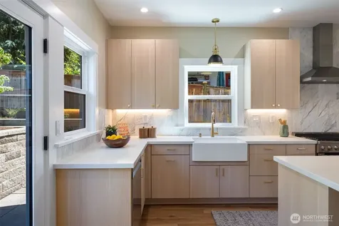 1822 31st Avenue Seattle WA 98122