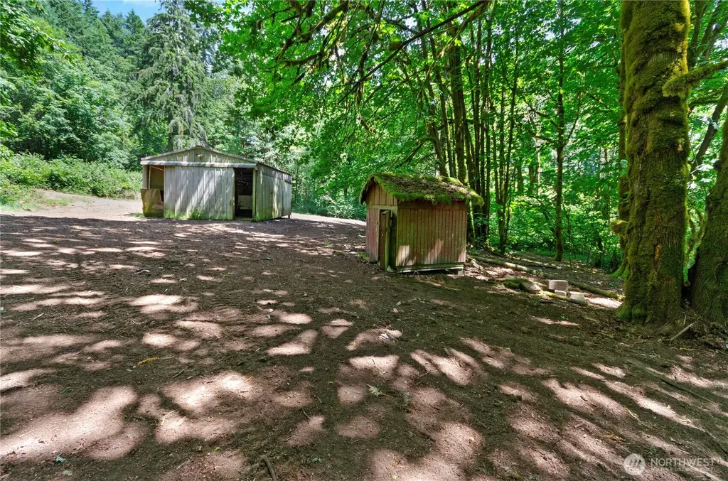 1561 W Cloquallum Road Shelton WA 98584