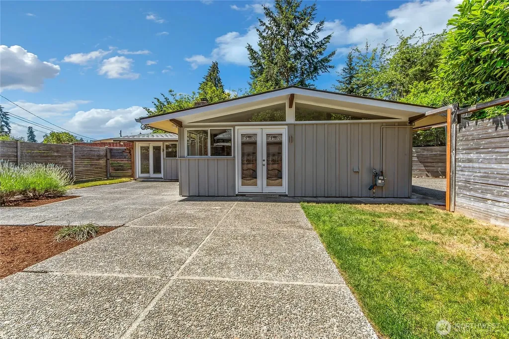 7801 Leschi Road SW Lakewood WA 98498