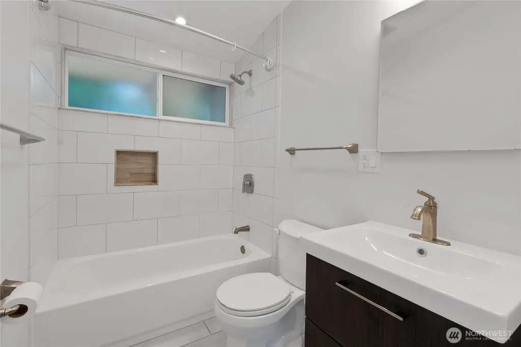 7801 Leschi Road SW Lakewood WA 98498