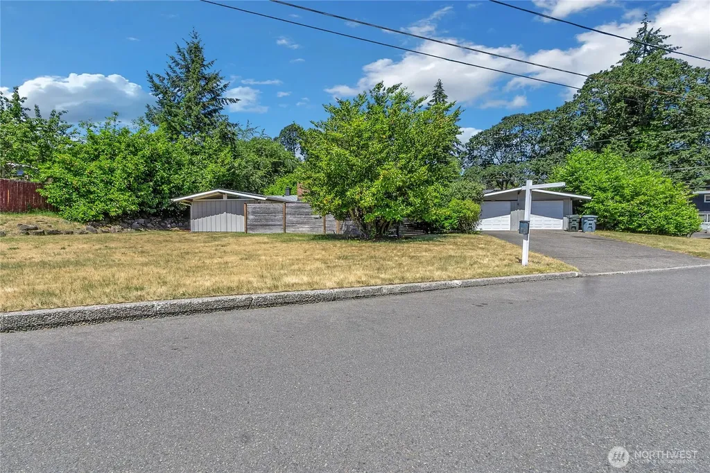 7801 Leschi Road SW Lakewood WA 98498