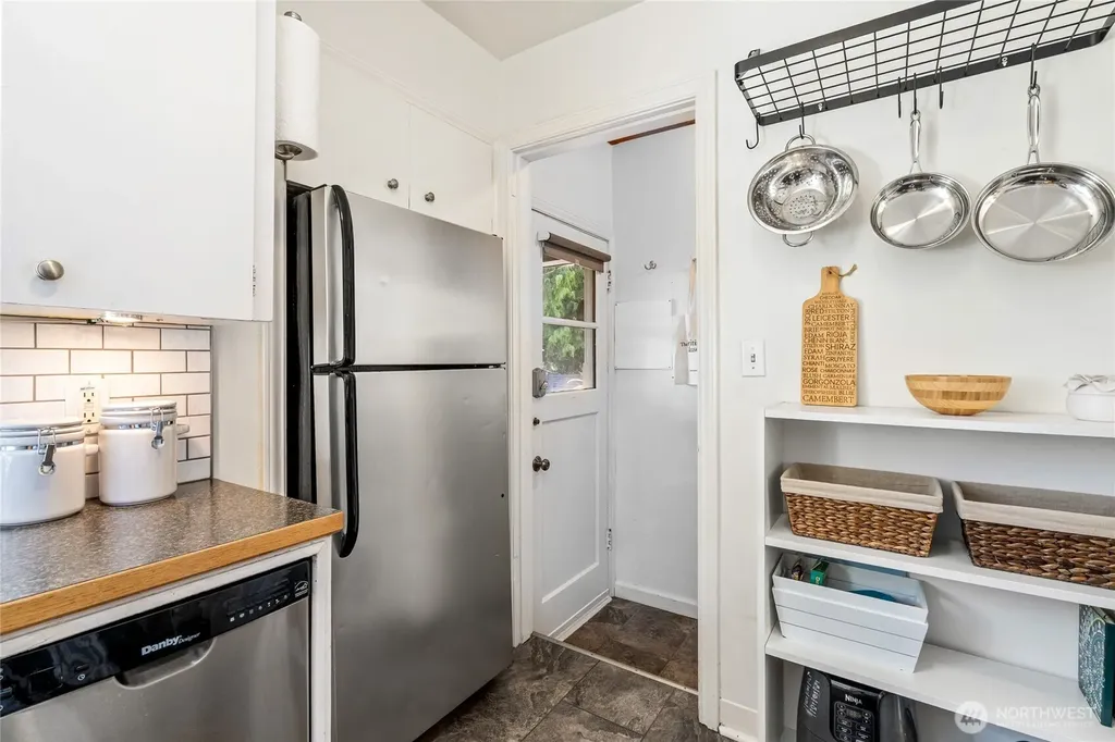 8526 17th Avenue NE Seattle WA 98115