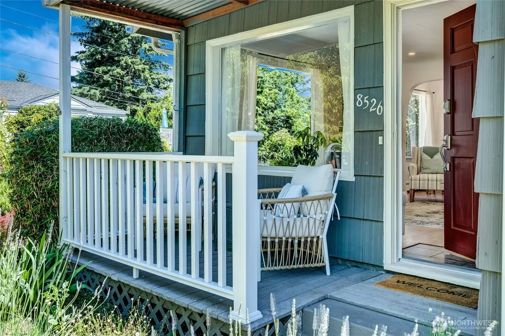 8526 17th Avenue NE Seattle WA 98115