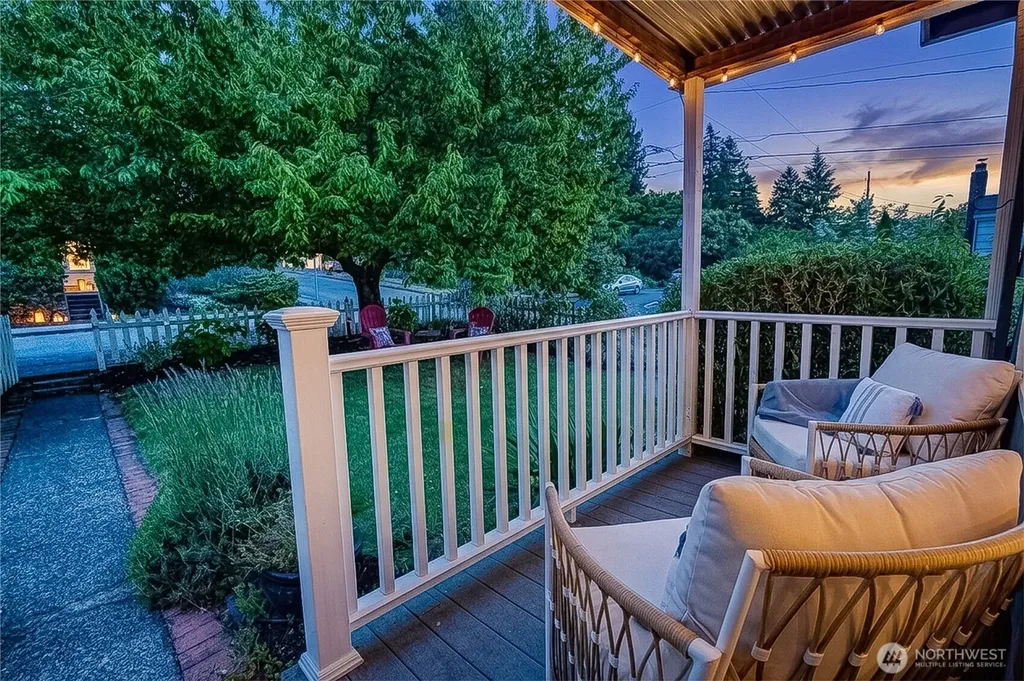 8526 17th Avenue NE Seattle WA 98115