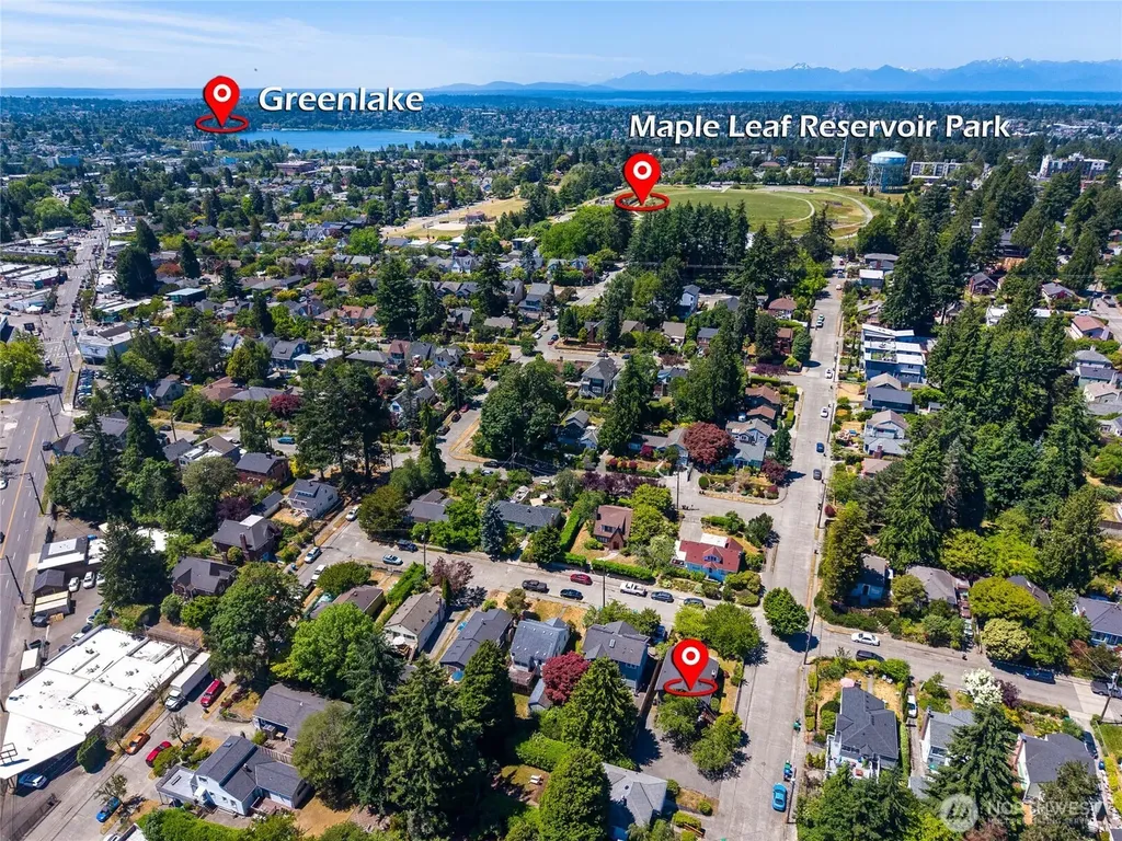 8526 17th Avenue NE Seattle WA 98115