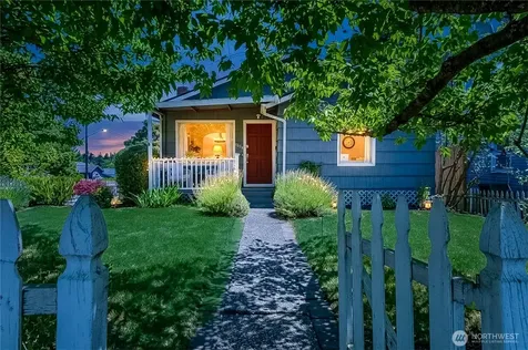 8526 17th Avenue NE Seattle WA 98115