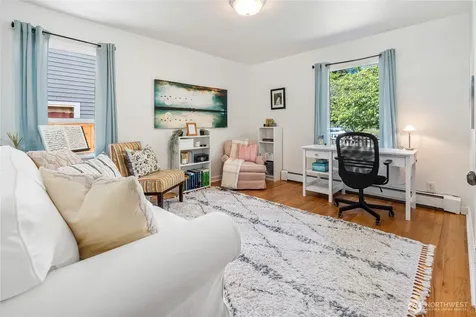8526 17th Avenue NE Seattle WA 98115
