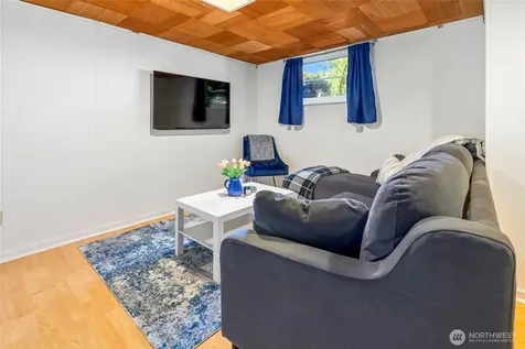 8526 17th Avenue NE Seattle WA 98115