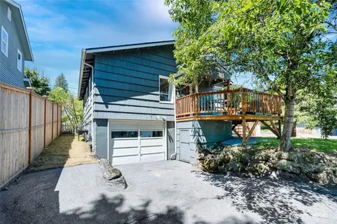 8526 17th Avenue NE Seattle WA 98115