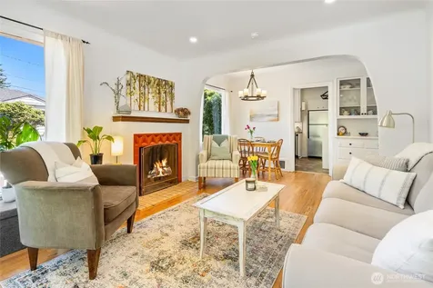 8526 17th Avenue NE Seattle WA 98115
