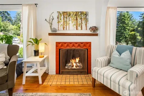 8526 17th Avenue NE Seattle WA 98115