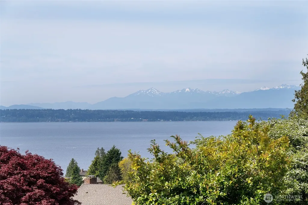 13015 8th Avenue NW Seattle WA 98177