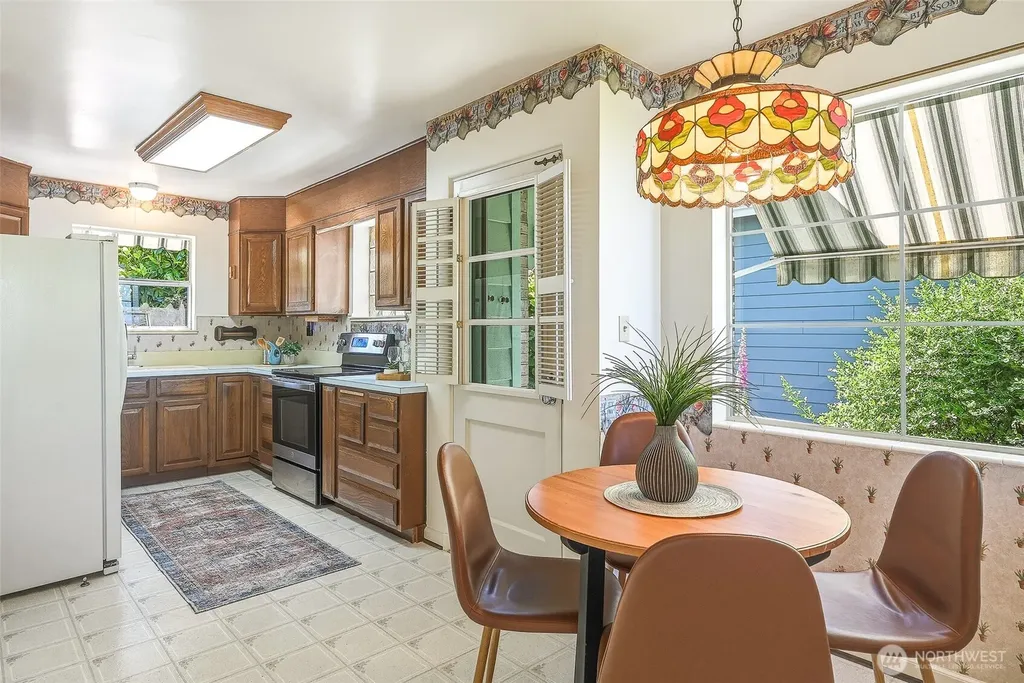 13015 8th Avenue NW Seattle WA 98177