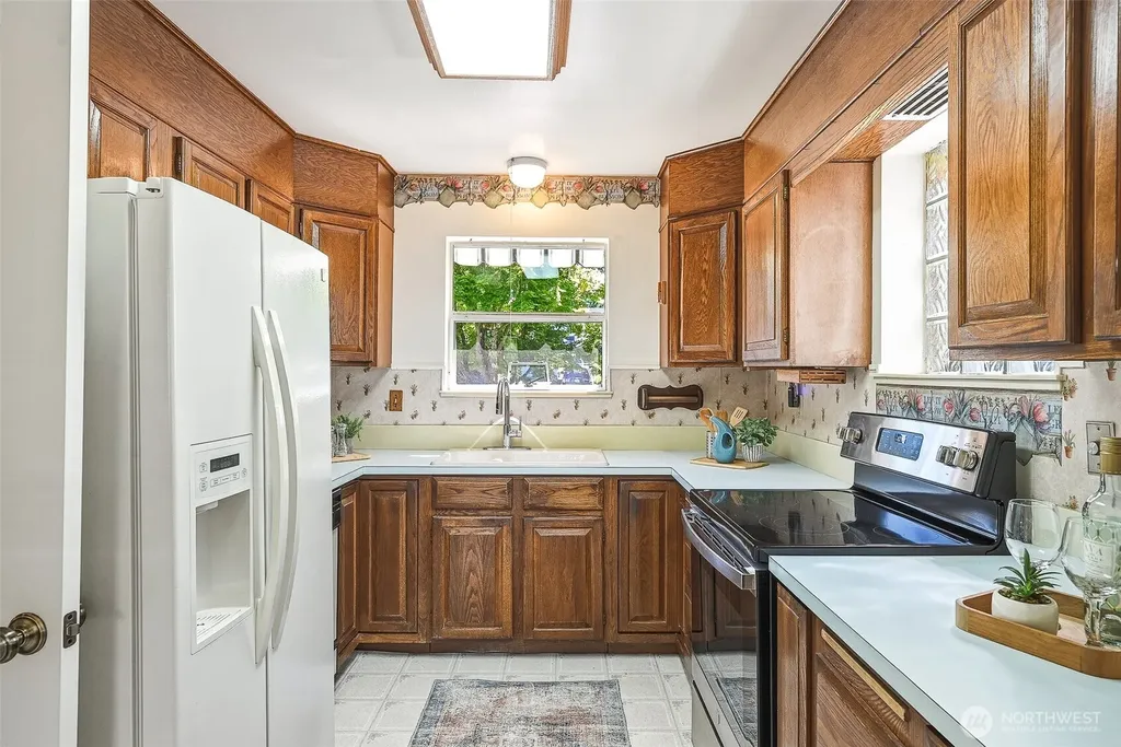 13015 8th Avenue NW Seattle WA 98177