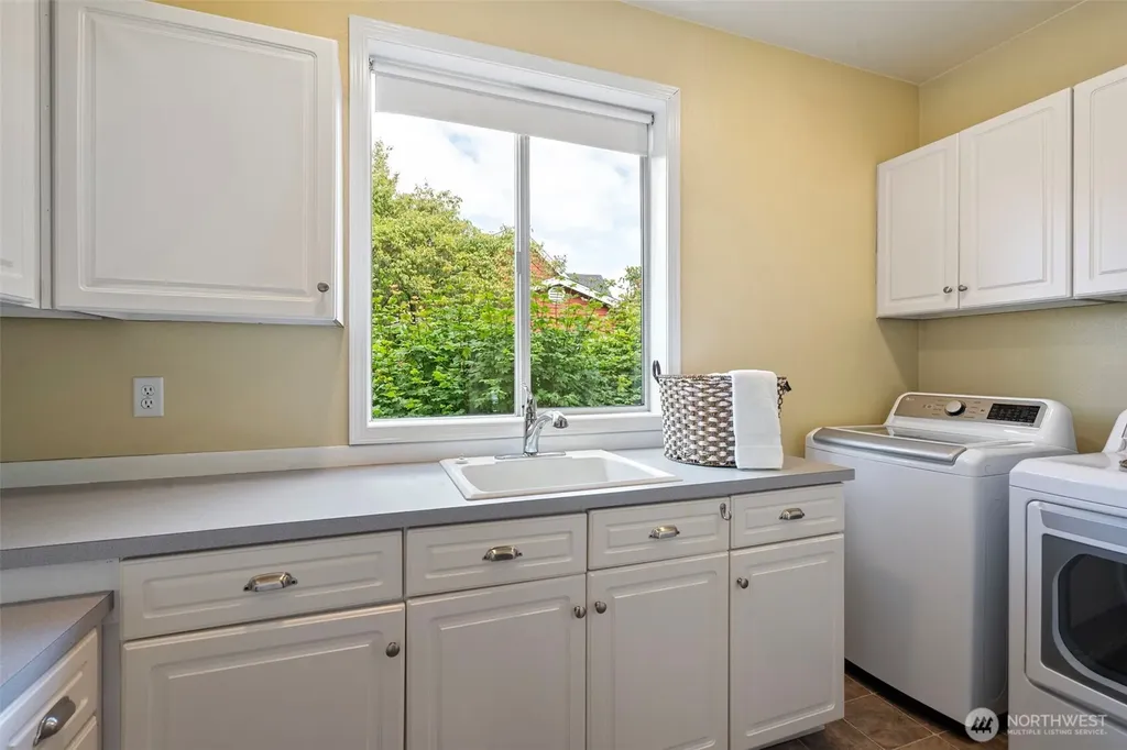 2614 Tacoma Road E Puyallup WA 98371