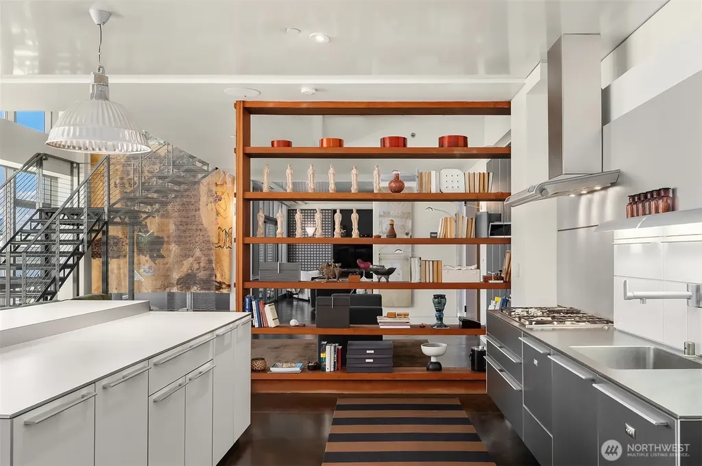 715 2nd Avenue Seattle WA 98104