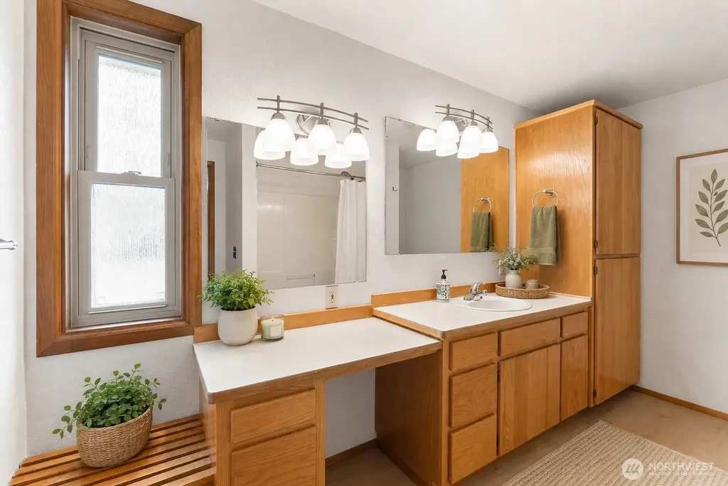 1121 Shelton Avenue SE Renton WA 98058