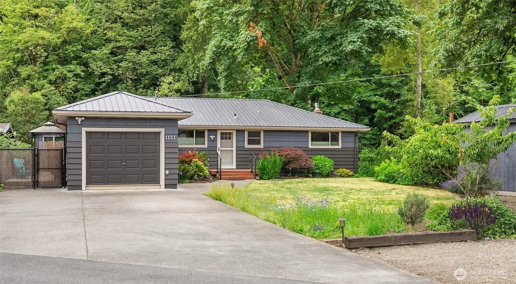 1121 Shelton Avenue SE Renton WA 98058