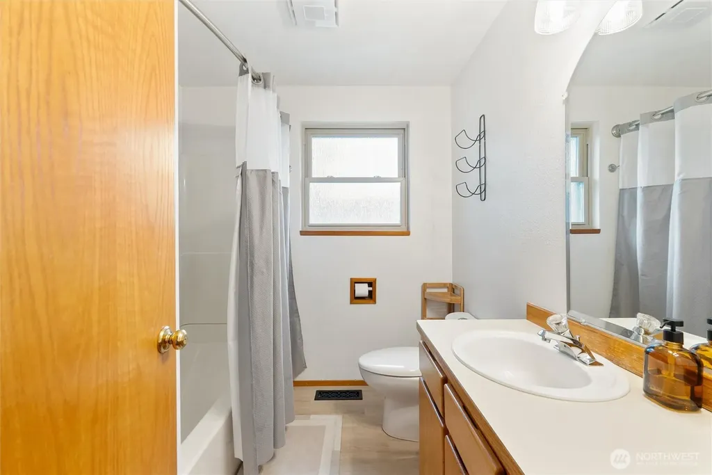 1121 Shelton Avenue SE Renton WA 98058