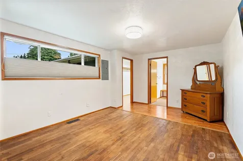 1121 Shelton Avenue SE Renton WA 98058