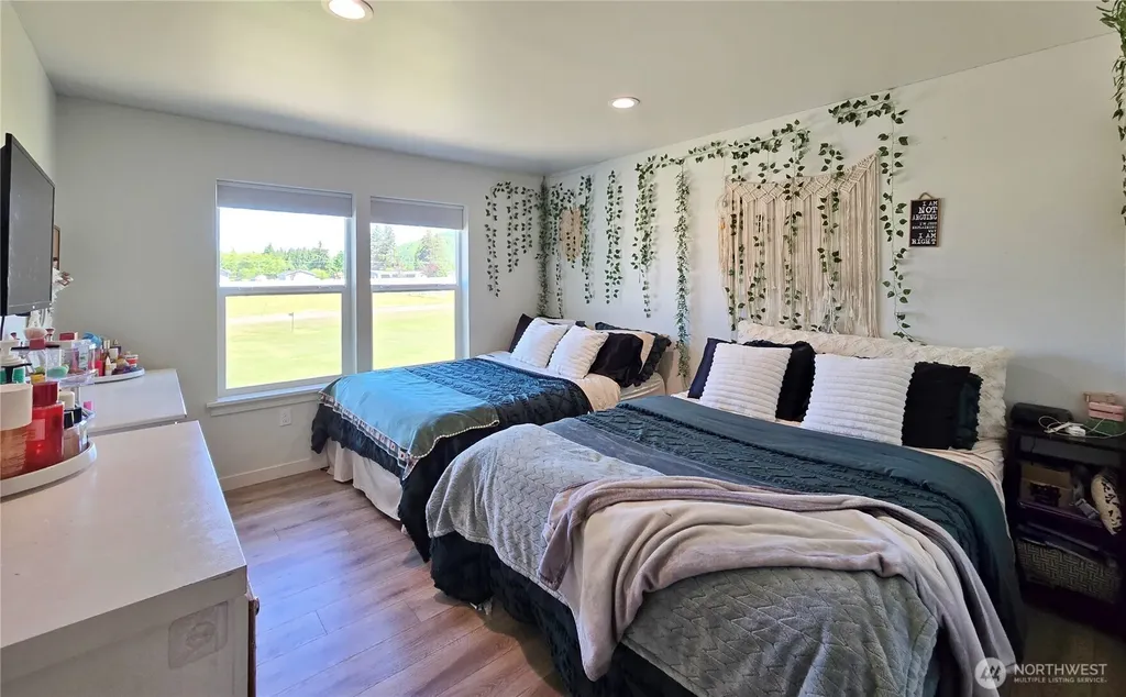 1040 Ashwood Lane Forks WA 98331
