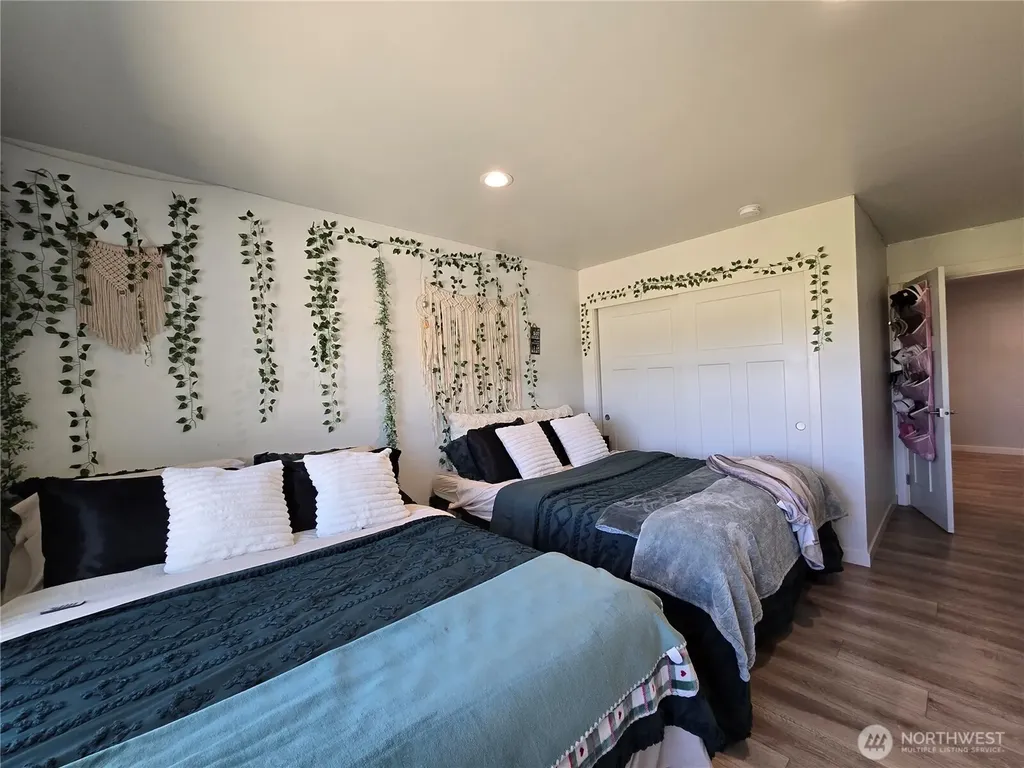 1040 Ashwood Lane Forks WA 98331