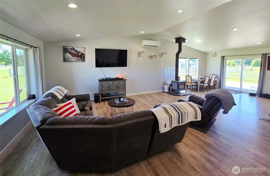 1040 Ashwood Lane Forks WA 98331