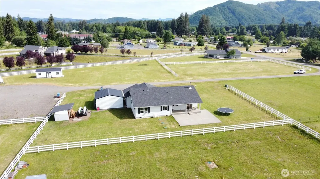 1040 Ashwood Lane Forks WA 98331