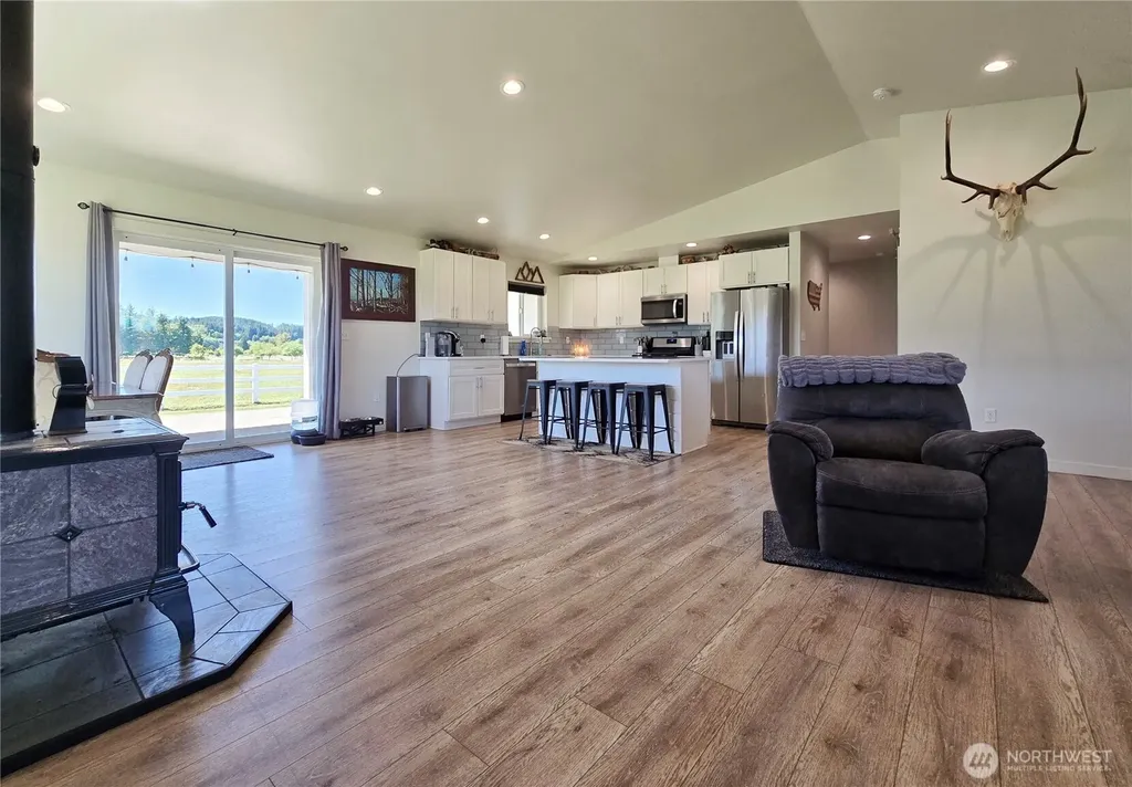 1040 Ashwood Lane Forks WA 98331