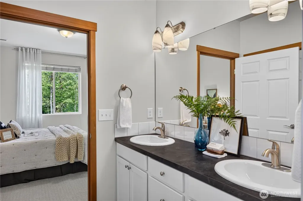 139 S 47th Street Mount Vernon WA 98274