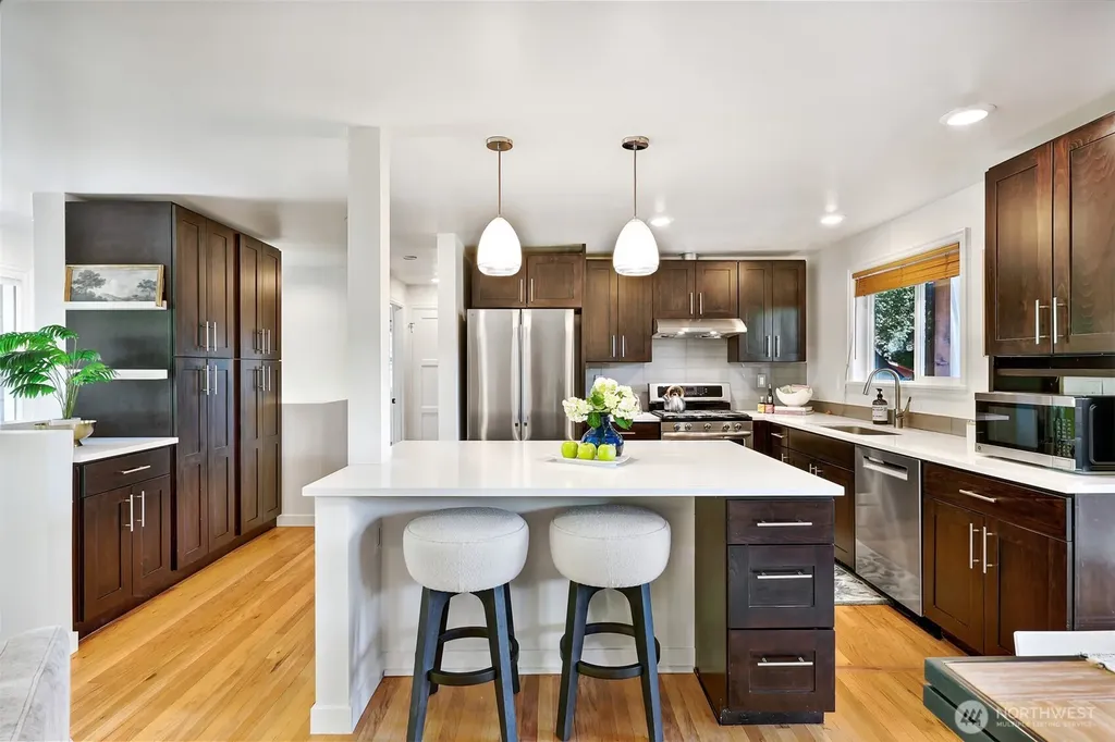 8018 40th Avenue NE Seattle WA 98115