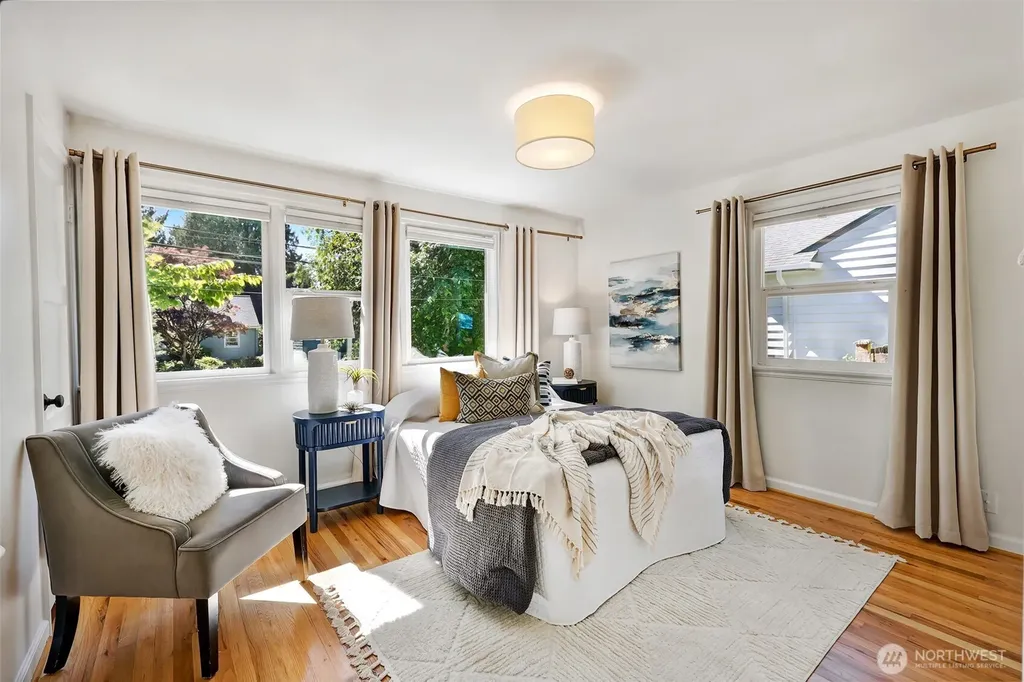 8018 40th Avenue NE Seattle WA 98115