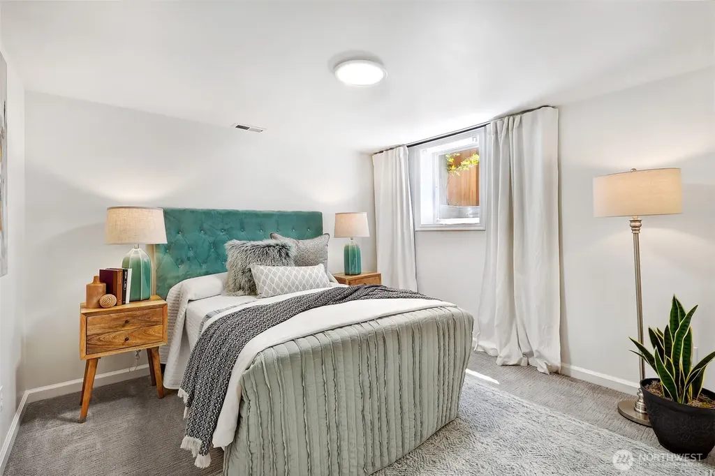 8018 40th Avenue NE Seattle WA 98115