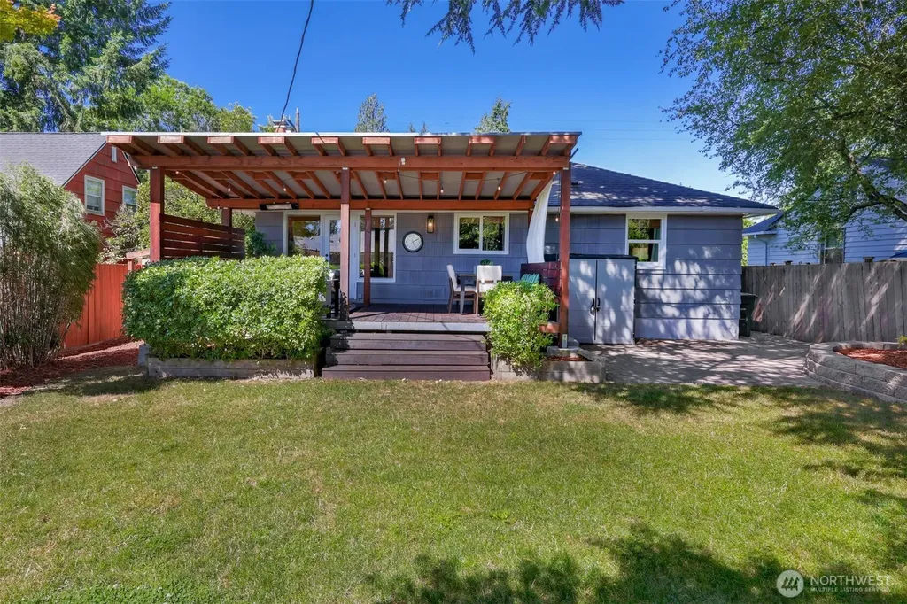 8018 40th Avenue NE Seattle WA 98115