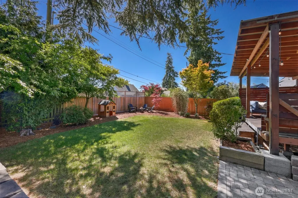 8018 40th Avenue NE Seattle WA 98115
