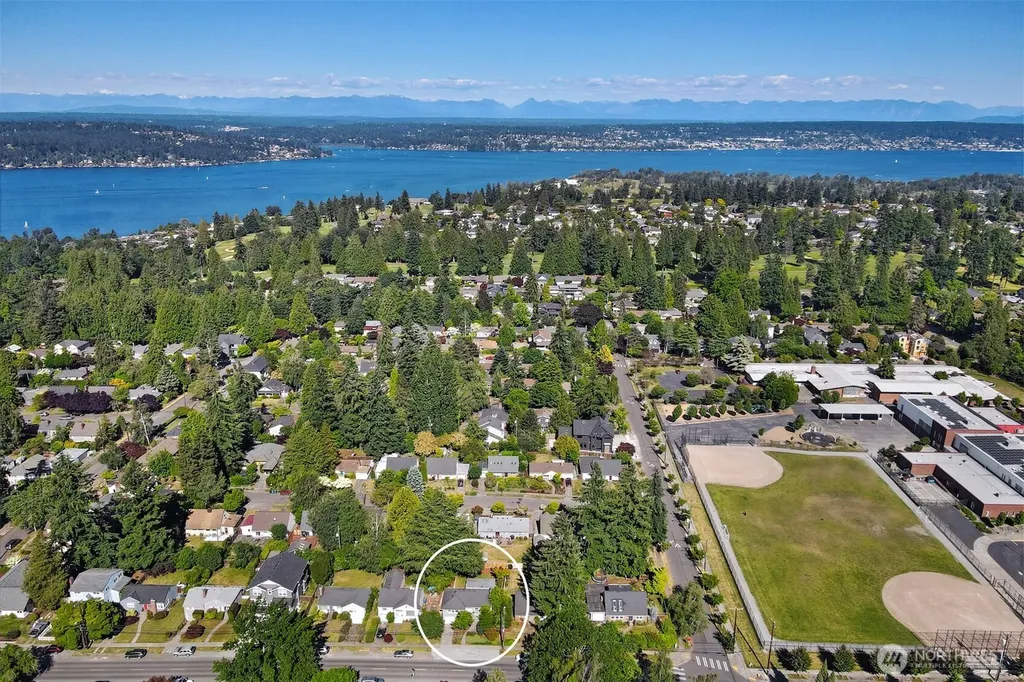 8018 40th Avenue NE Seattle WA 98115