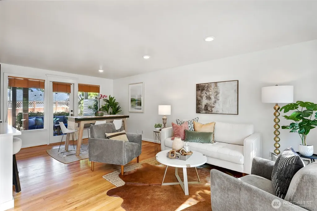 8018 40th Avenue NE Seattle WA 98115