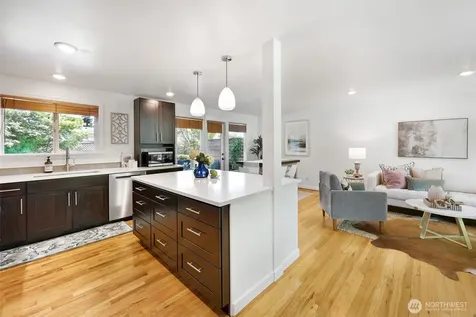 8018 40th Avenue NE Seattle WA 98115