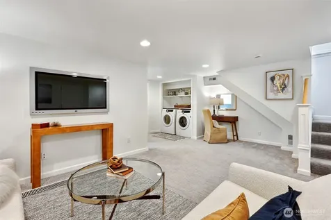 8018 40th Avenue NE Seattle WA 98115