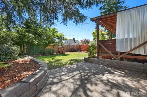 8018 40th Avenue NE Seattle WA 98115