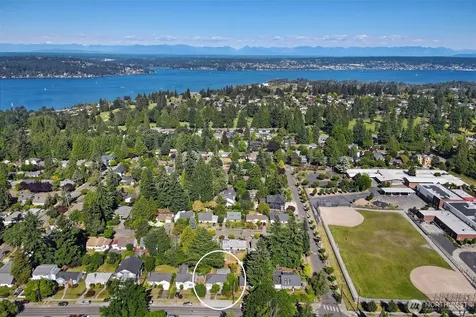 8018 40th Avenue NE Seattle WA 98115
