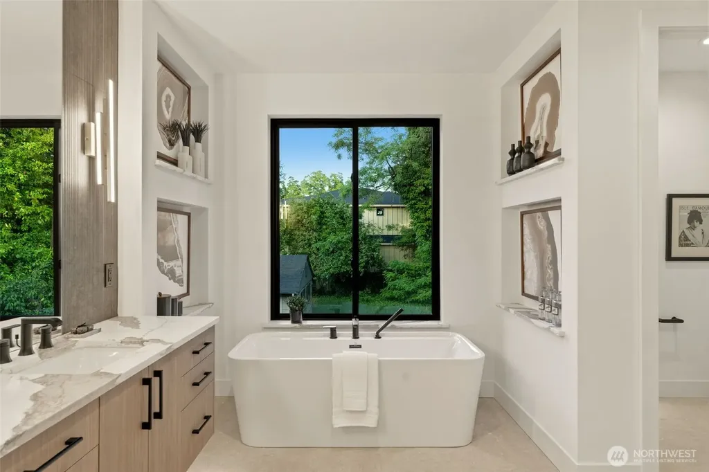 15103 SE 41st Place Bellevue WA 98006