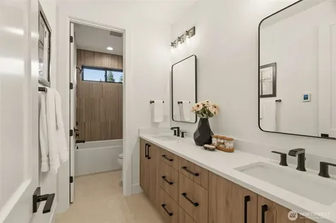 15103 SE 41st Place Bellevue WA 98006