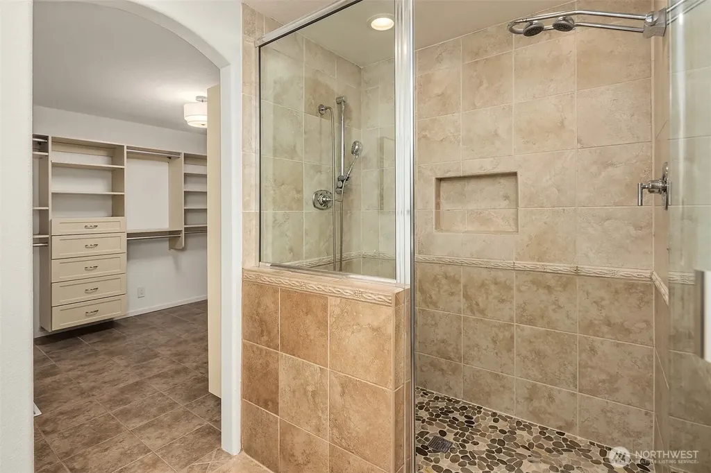 933 6th Place S Kirkland WA 98033
