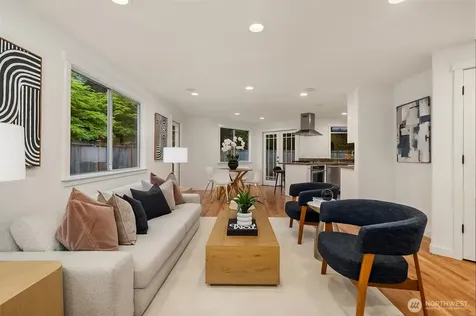 933 6th Place S Kirkland WA 98033