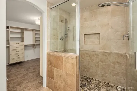 933 6th Place S Kirkland WA 98033