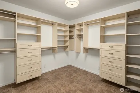 933 6th Place S Kirkland WA 98033