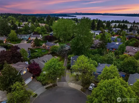 933 6th Place S Kirkland WA 98033