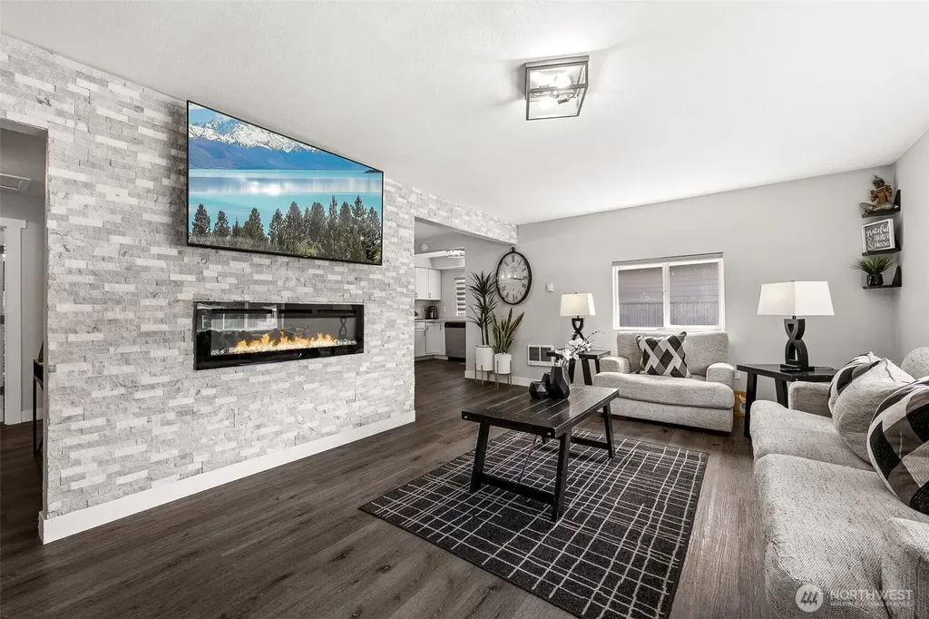 404 Nixon Street S Roy WA 98580